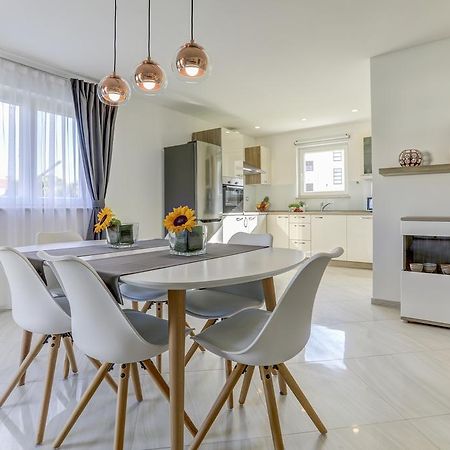Apartments Lapis Premantura Ngoại thất bức ảnh