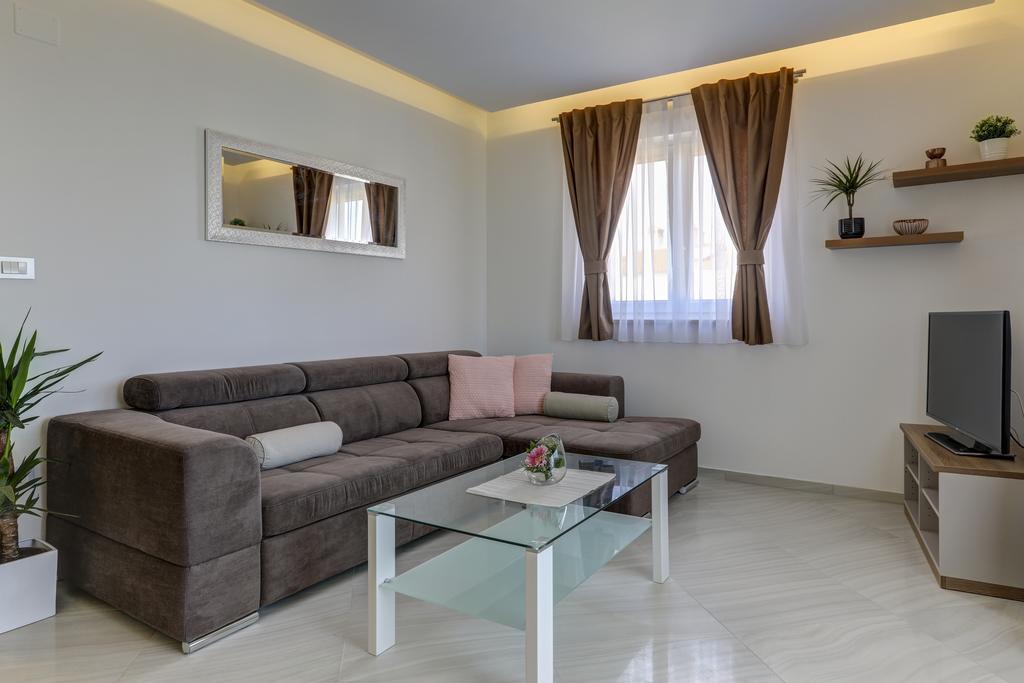 Apartments Lapis Premantura Ngoại thất bức ảnh