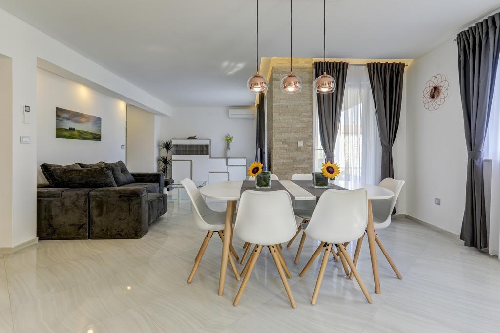 Apartments Lapis Premantura Ngoại thất bức ảnh